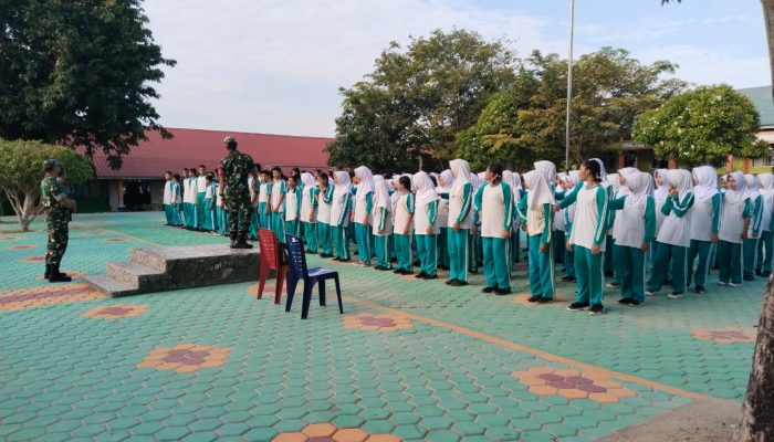 Serda M. Sirait Berikan Materi PBB kepada Siswa-siswi SMP N 3 Meral